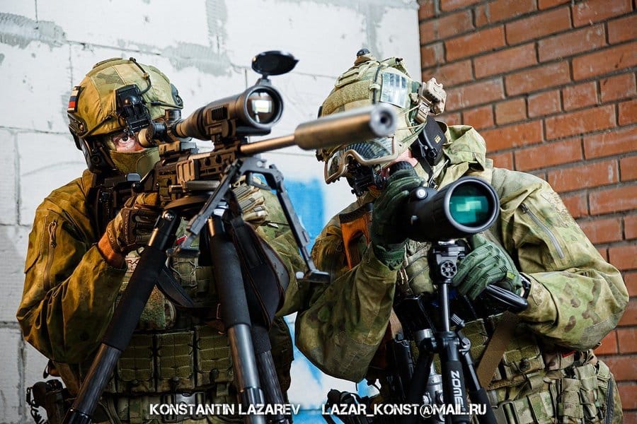 Commando soldiers