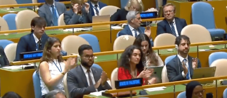 Clapping for Macron at UN General Assembly