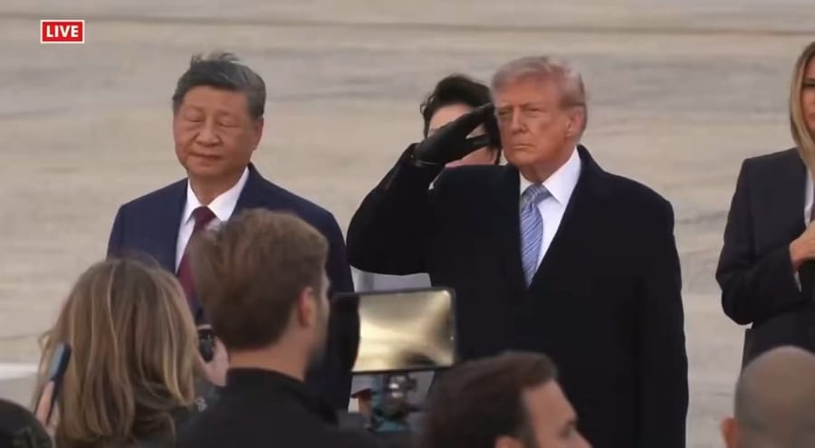Trump flinches as B-1 bombers roar overhead, Xi stands motionless