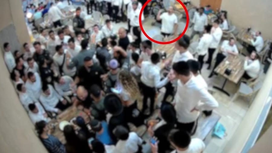 The moment the glass shaker was thrown