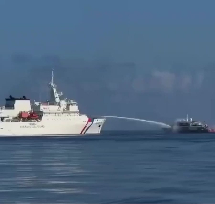 90 seconds of Taiwanese fury: water cannon disables Chinese vessel