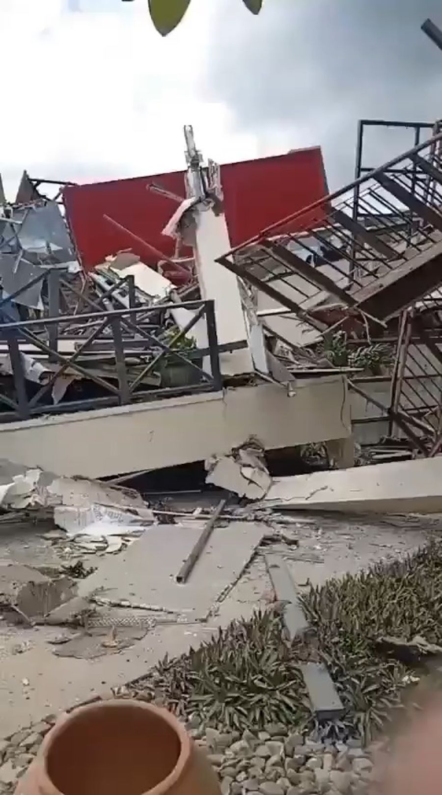 7.7 magnitude earthquake strikes Panama