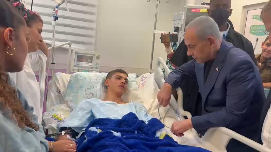 Netanyahu visiting the wounded student