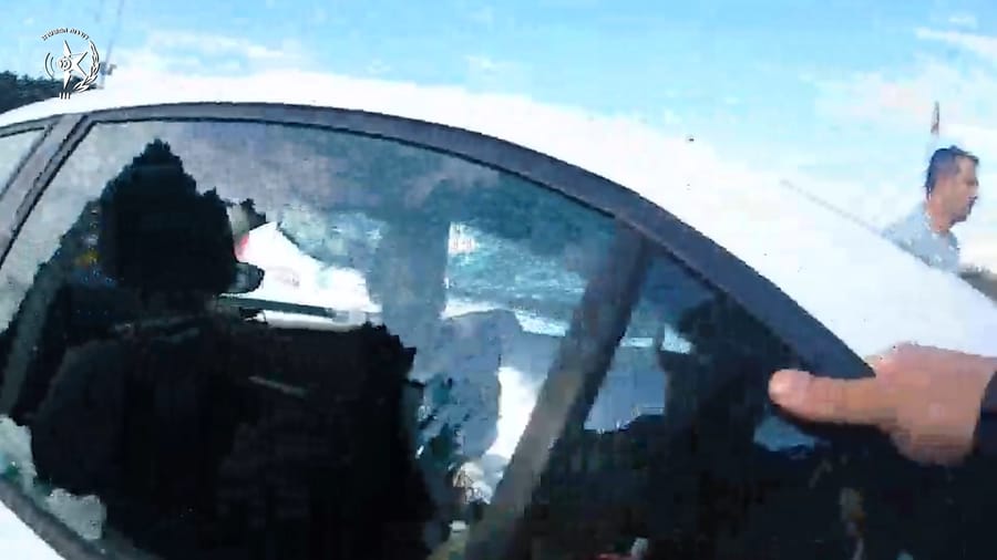 The emergency call and the rescue of the toddler from the vehicle