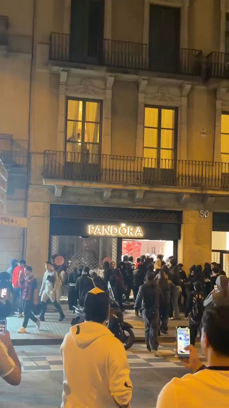 Hundreds loot stores across Barcelona in night of riots and arson