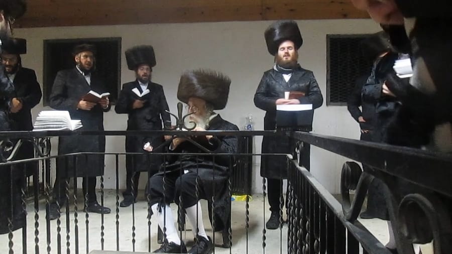 The Admor of Shidlovtza on pilgrimage in Poland