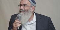 Rabbi Stav to Huldai: Permit the communities to celebrate the Hakafot