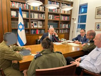 Prime Minister Netanyahu with senior defense officials.