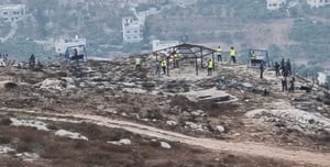 Police forces destroyed two buildings in the settlement of Yitzhar