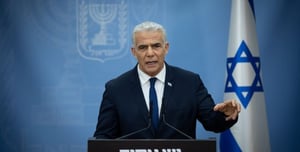 Lapid attacks Netanyahu: "serious disruption of judgment"