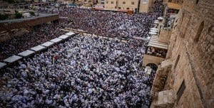 Spectacular documentation: tens of thousands in the Priestly Blessing at the Western Wall