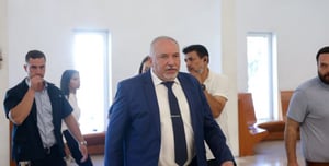 Lieberman: I will join the government without any conditions