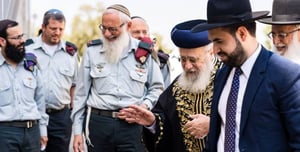 Rabbi Yosef visiting the military rabbinate