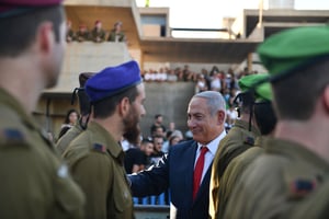 IDF soldiers finish officer course