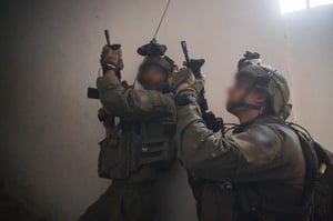 IDF forces fighting house to house in Gaza Strip.