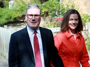 Keir Starmer and his wife.