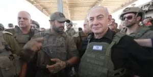 Prime Minister Binyamin Netanyahu visiting the troops at Rafah.