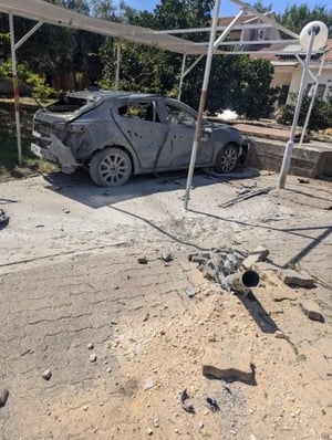 Scene of rocket attack pn Kibbutz Hagoshrim