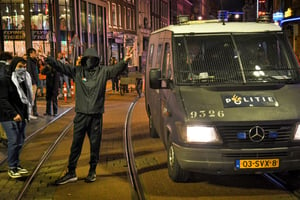 Second wave of violence hits Amsterdam: Anti-Semitic attacks and fires break out | WATCH