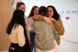 Agam Berger finally reunited with her fellow soldiers