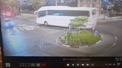 Boy Hit By Bus at Beitar Illit Junction Walks Away With Light Injuries