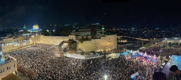 Remarkable Documentation: Approximately 70,000 People Gathered at the Western Wall for the Selichot prayer