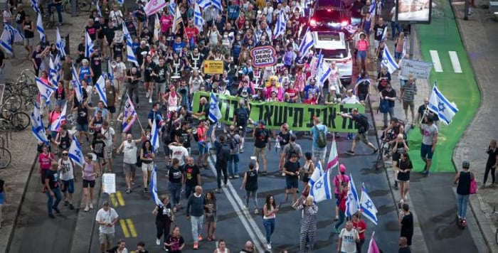 The demonstrators in Kaplan this evening (those photographed have nothing to do with what was said)