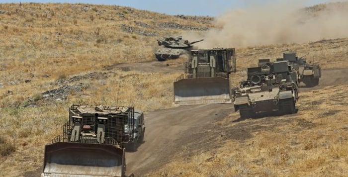 This is How the IDF is Repairing the Perimeter Fence in the Gaza Strip