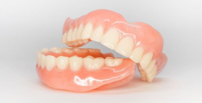 92-year-old Jerusalem Man Chokes on Dentures and Loses Consciousness