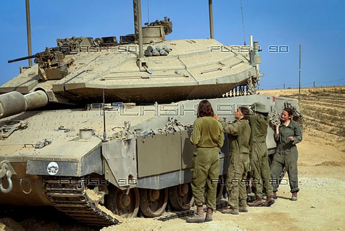 A simple scaffolding saves lives and equipment in war. IDF tank.