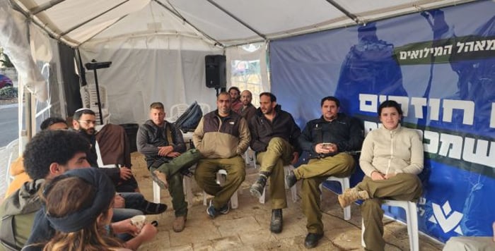 Protest Camp of Fighters in Front of the Knesset: "No Stopping Until Victory"