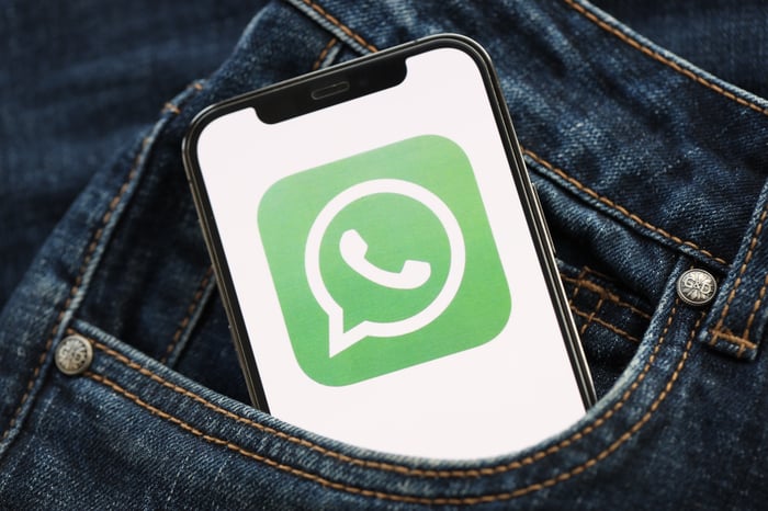 WhatsApp. Illustration.