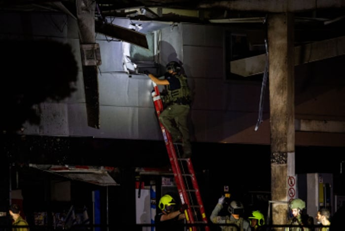 Israeli security forces at the scene of a car bomb explosion in the the Gush Eztion Junction in the West Bank, on August 31, 2024