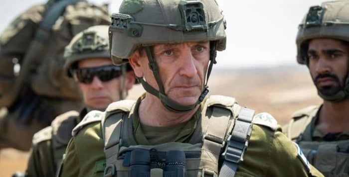 Herzi Halevi at northern Border during military assessment