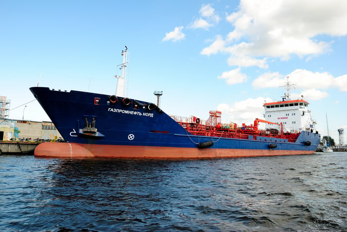 Ecological disaster: Two Russian tankers sink, spilling 4,300 tons of oil