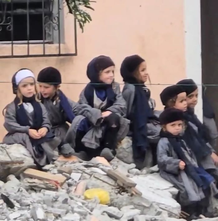 Children from Lev Tahor cult