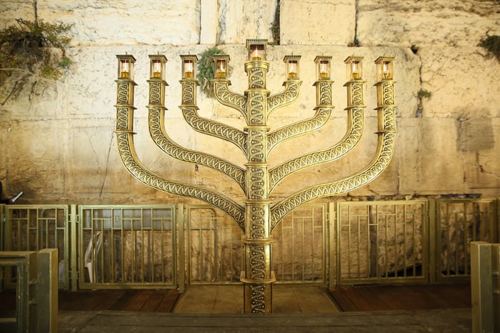 1 ton Menorah