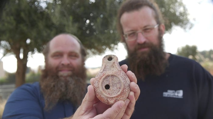 The 1700 year old lamp unearthed in Jerusalem