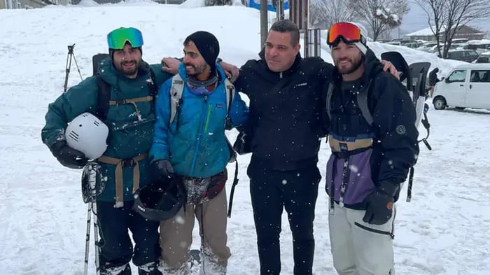 The Israeli Consul with the three Israelis who were rescued 