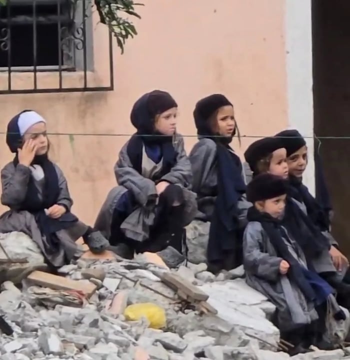 Children belonging to the Lev Tahor cult