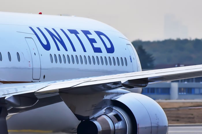 United Airlines flight narrowly avoids disaster 