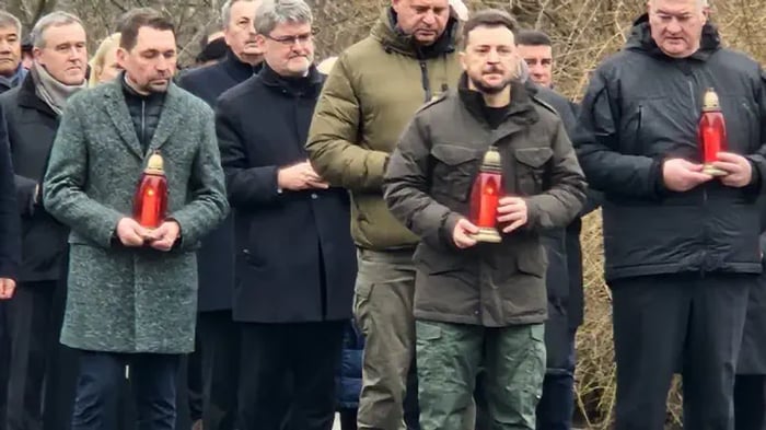 Zelenskyy at the memorial ceremony 