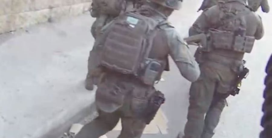 Civilian counter-terrorism unit fighters
