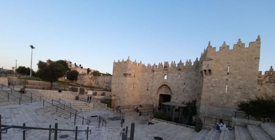 Shechem Gate Square