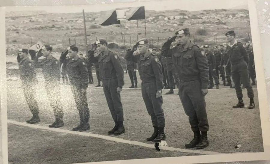 (Adoriim base near Hebron, Corps of Engineers' military completion course, ceremony to receive a sergeant officer, David received a certificate of merit)