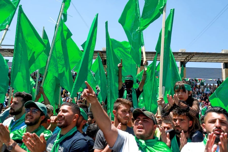 Palestinian students support Hamas