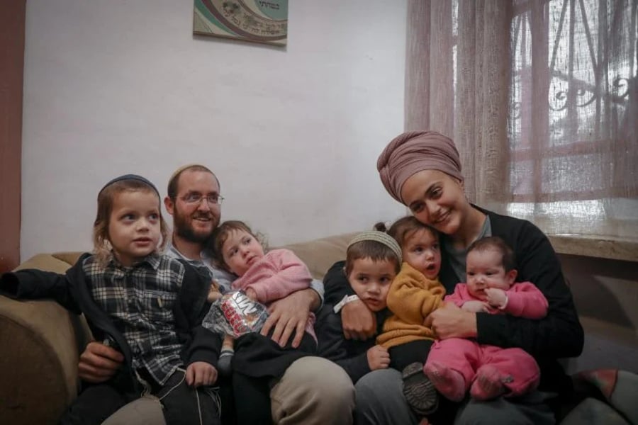 Moriah Cohen with her family at home