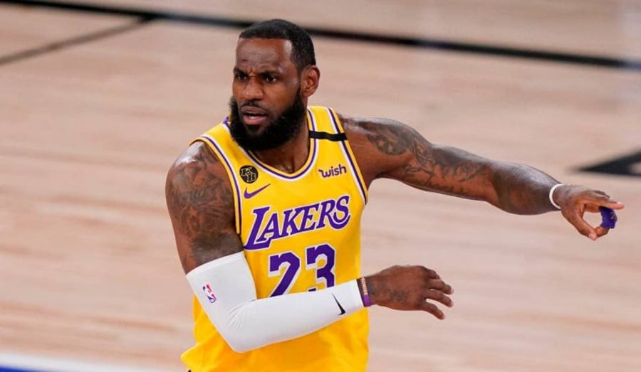 LeBron, led the Lakers to victory