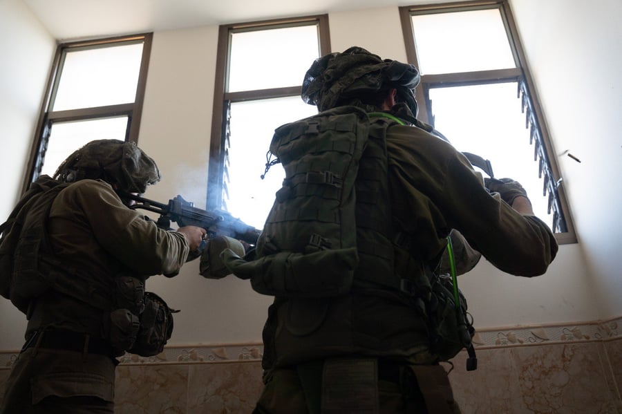 IDF soldiers in Khan Yunis, Gaza.