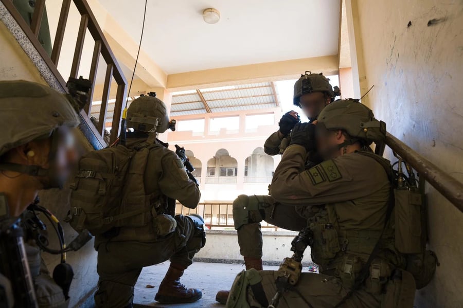 IDF forces in Hamad neighborhood, Khan Yunis.